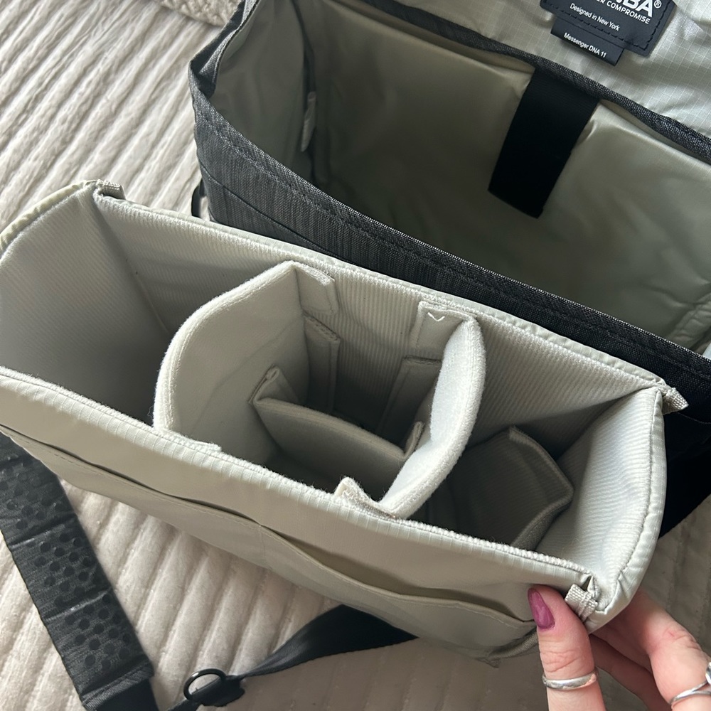Camera Bag - Picture 4 of 6